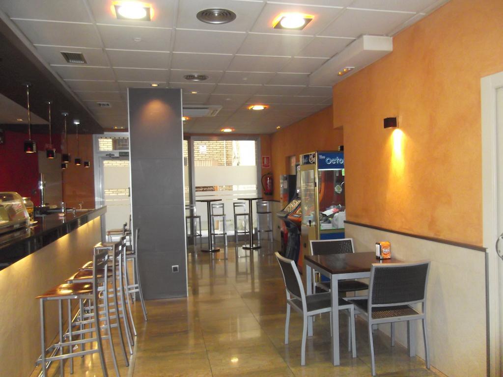 Hostal Cafeteteria Goya Барбастро Экстерьер фото