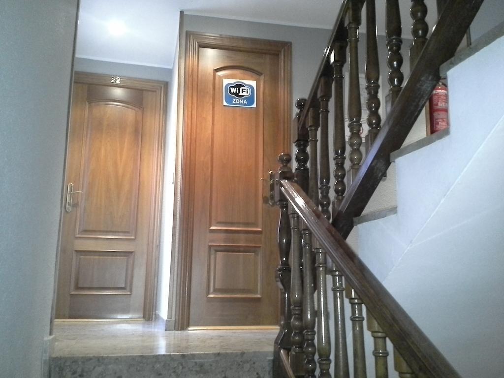 Hostal Cafeteteria Goya Барбастро Экстерьер фото