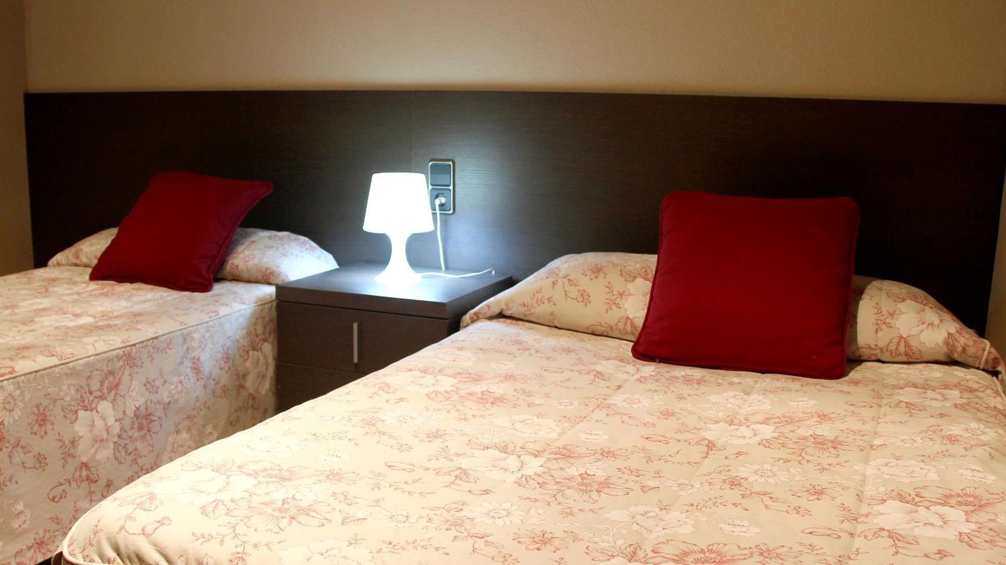 Hostal Cafeteteria Goya Барбастро Номер фото