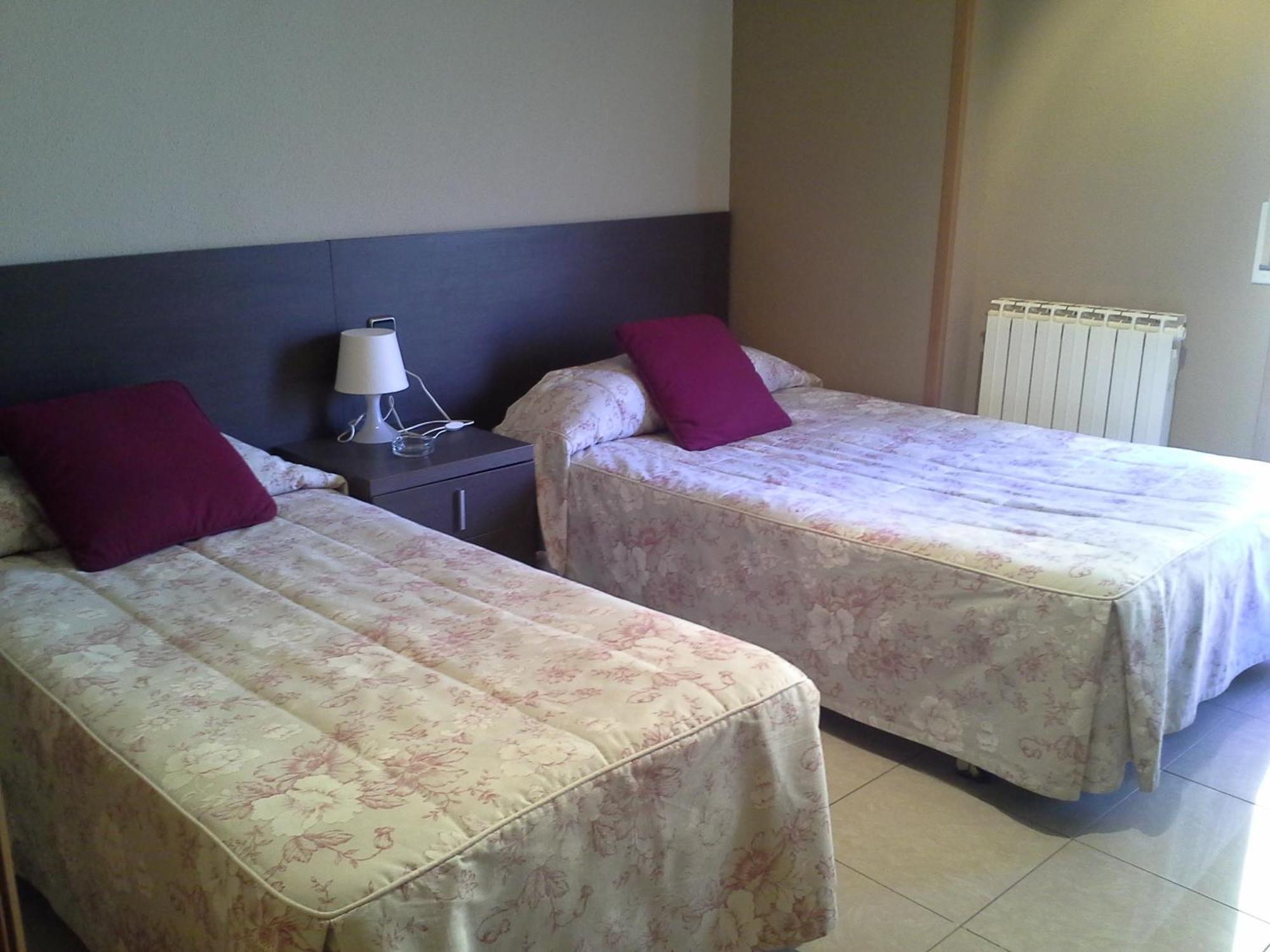 Hostal Cafeteteria Goya Барбастро Номер фото
